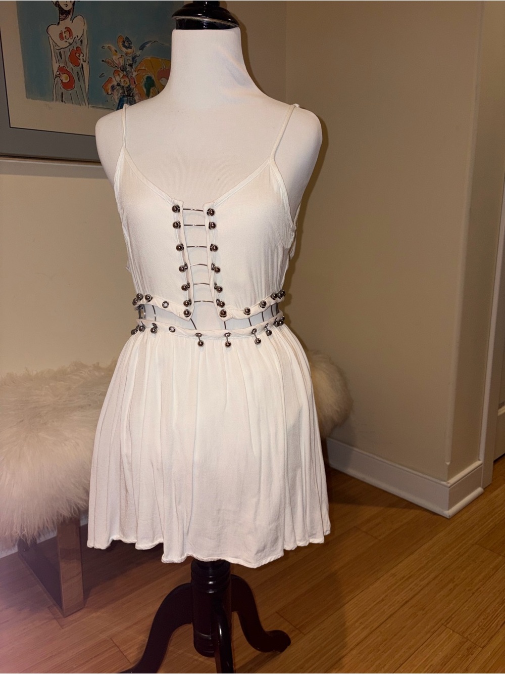 LF MILLAU WHITE BARBELL DRESS FLOWY SILVER PINS